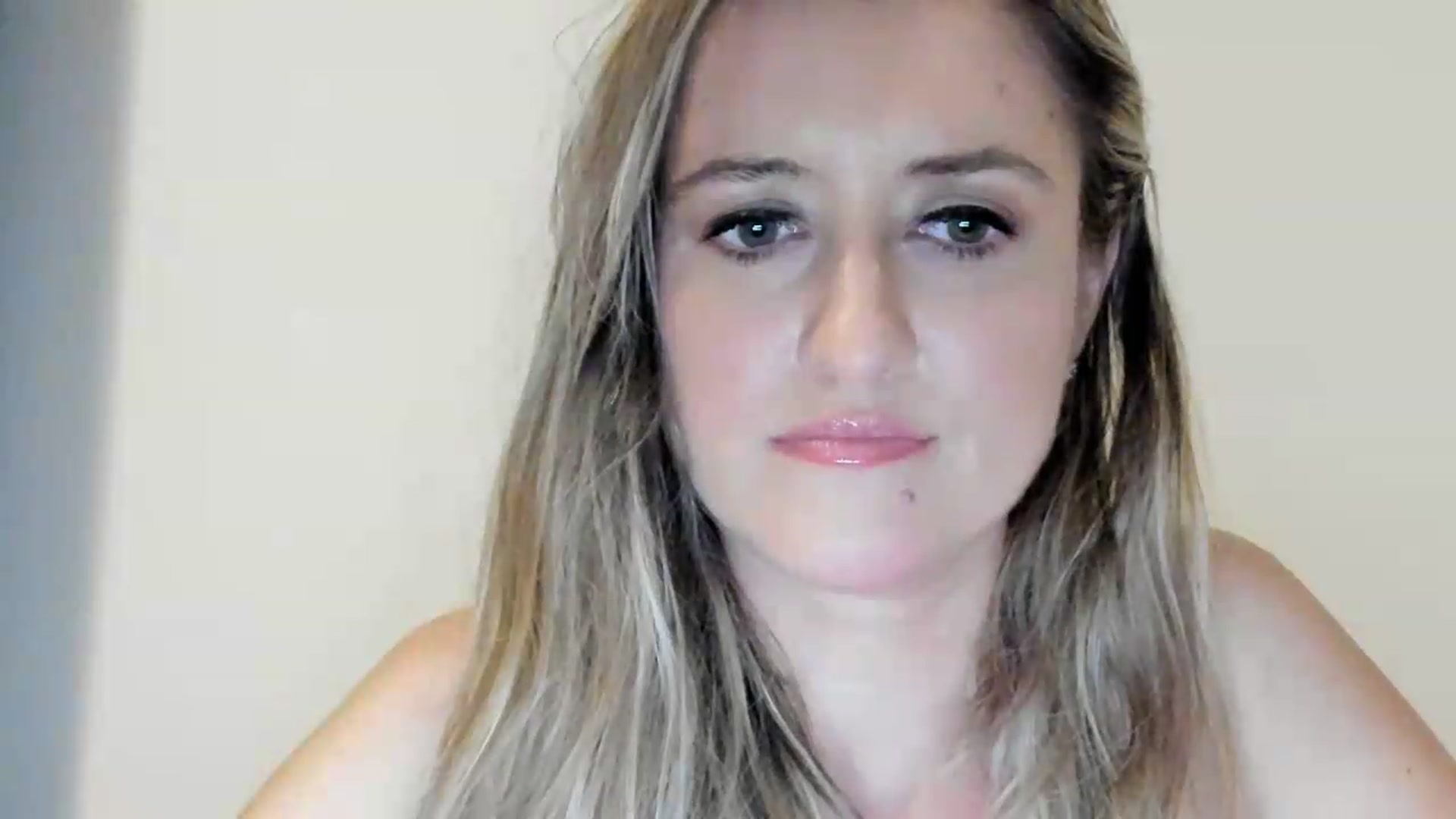 Gallery image thumbnail from BestDream's myfreecams stream on, 09/05/2026, 24:05 image 20 of 20