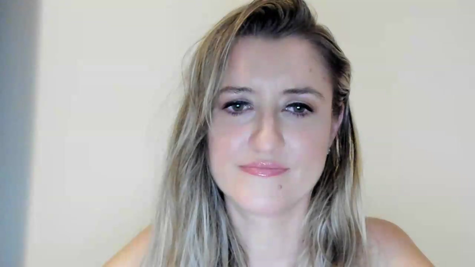 Gallery image thumbnail from BestDream's myfreecams stream on, 09/05/2026, 24:05 image 4 of 20