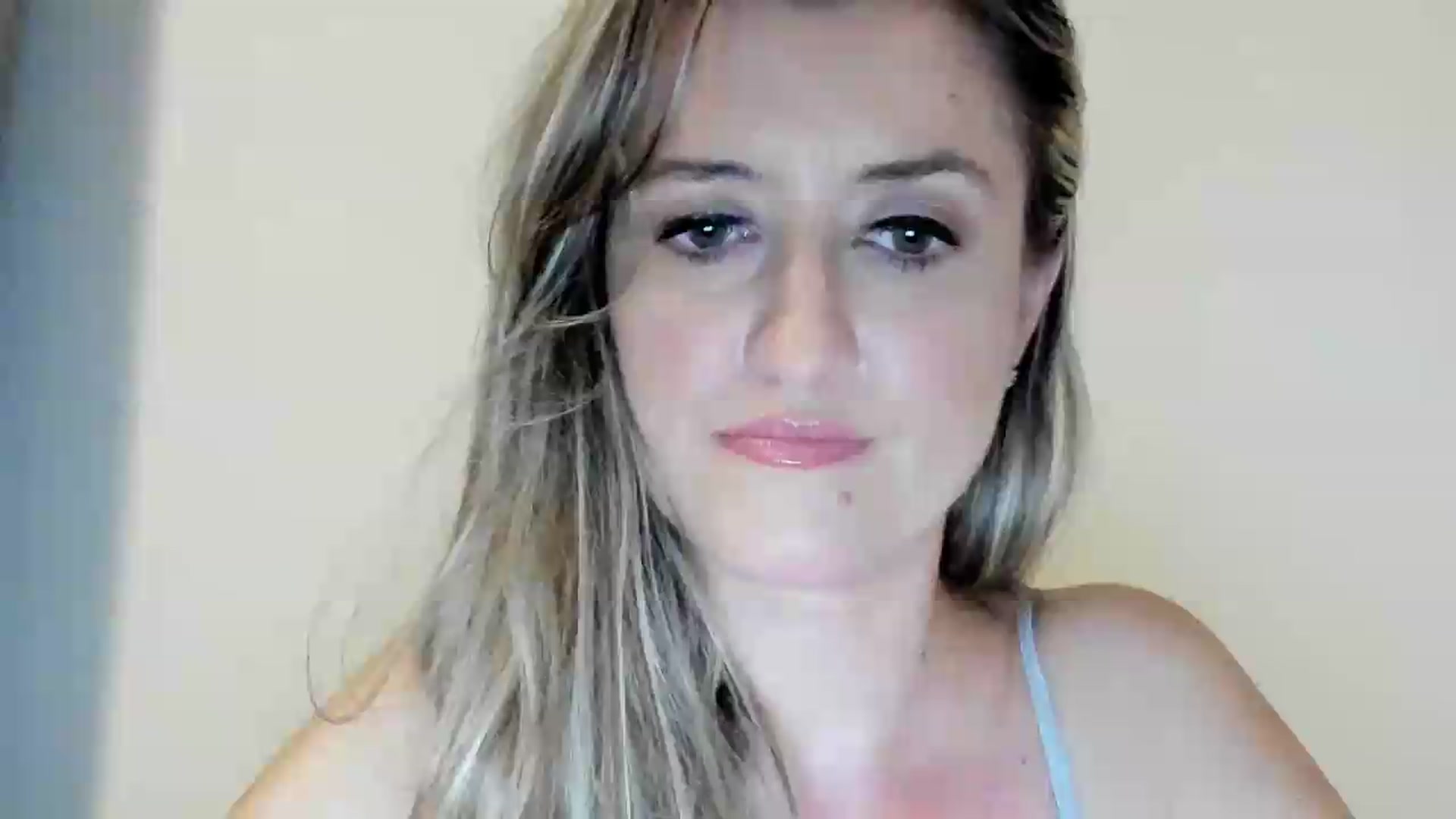Gallery image thumbnail from BestDream's myfreecams stream on, 09/05/2026, 24:53 image 4 of 20