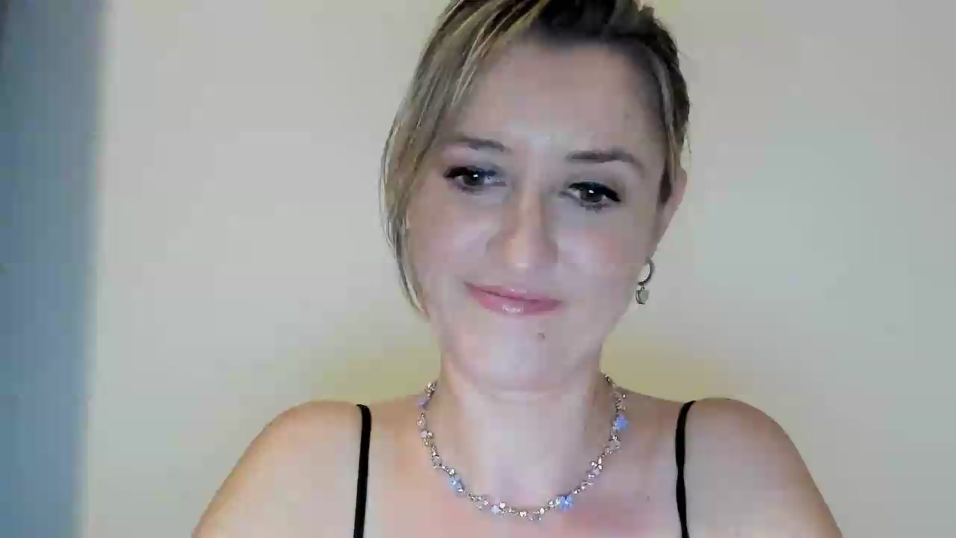 Gallery image thumbnail from BestDream's myfreecams stream on, 09/05/2026, 21:16 image 1 of 20
