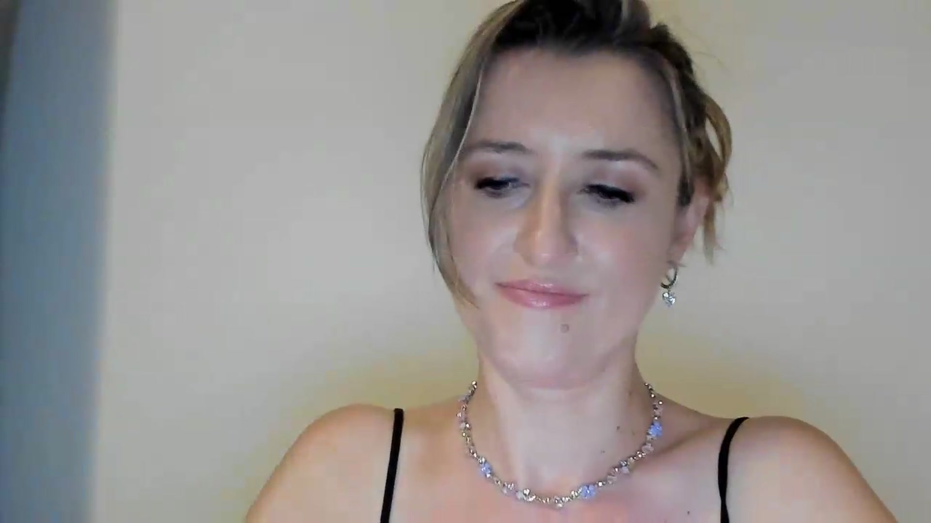 Gallery image thumbnail from BestDream's myfreecams stream on, 09/05/2026, 21:36 image 8 of 20