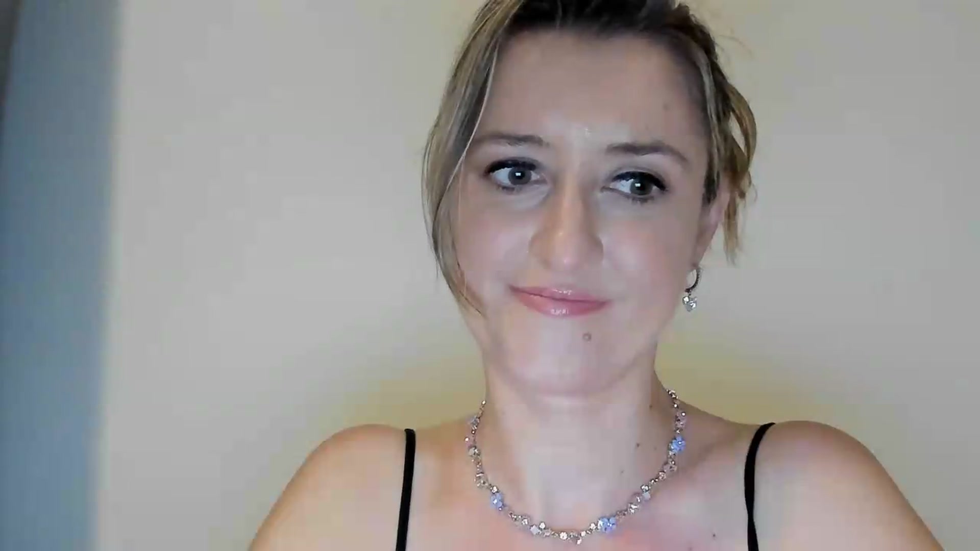 Gallery image thumbnail from BestDream's myfreecams stream on, 09/05/2026, 21:36 image 7 of 20