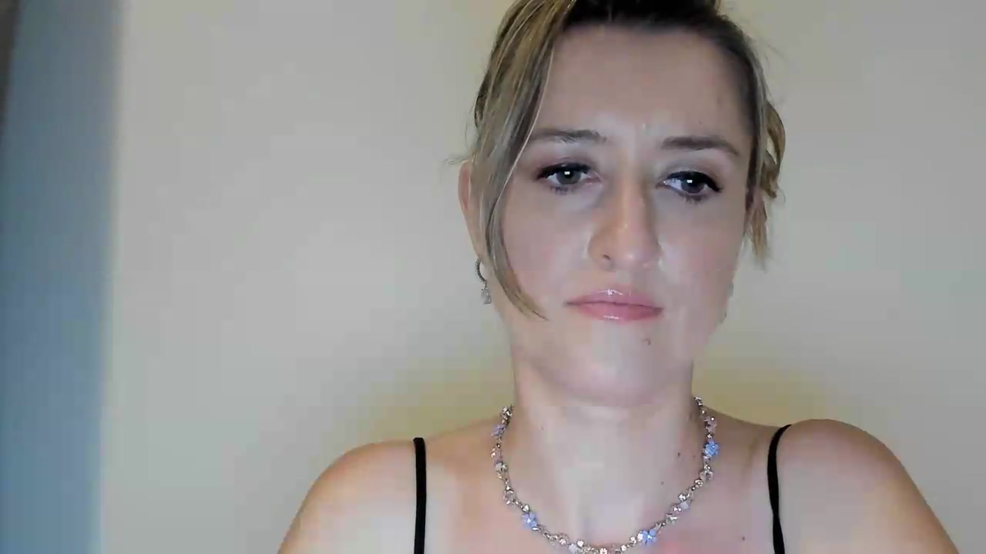 Gallery image thumbnail from BestDream's myfreecams stream on, 09/05/2026, 21:36 image 4 of 20