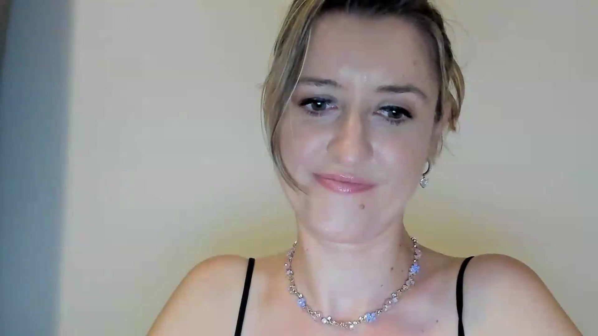 Gallery image thumbnail from BestDream's myfreecams stream on, 09/05/2026, 21:36 image 19 of 20