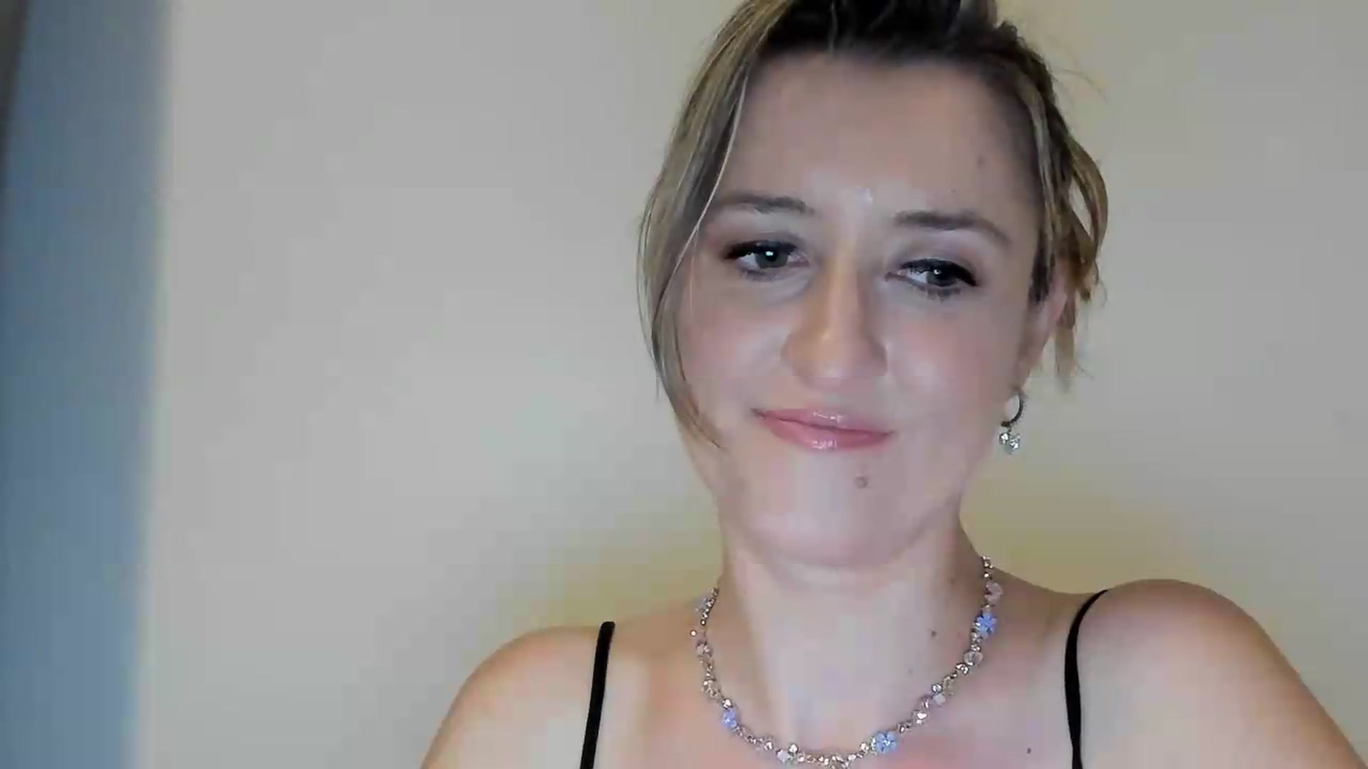 Gallery image thumbnail from BestDream's myfreecams stream on, 09/05/2026, 21:36 image 9 of 20