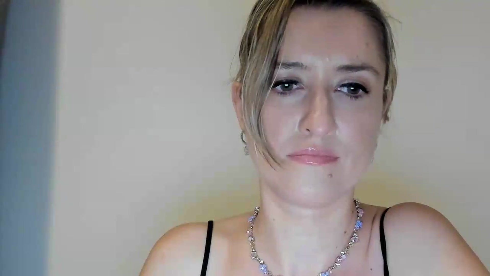 Gallery image thumbnail from BestDream's myfreecams stream on, 09/05/2026, 21:55 image 9 of 20