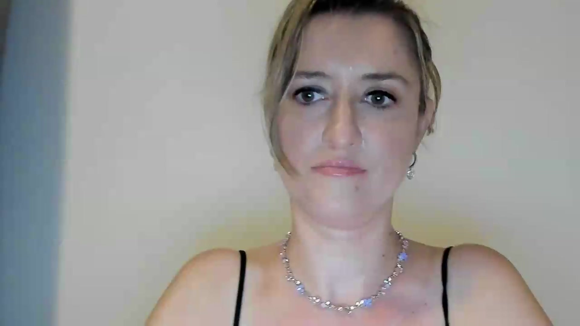 Gallery image thumbnail from BestDream's myfreecams stream on, 09/05/2026, 21:55 image 3 of 20