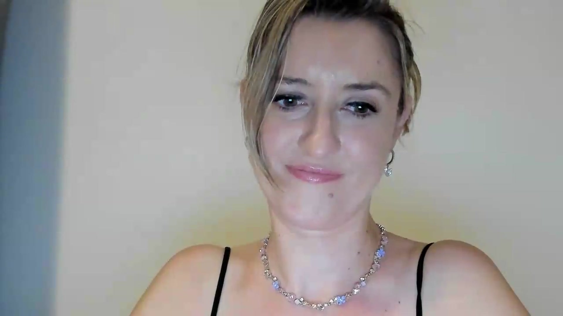 Gallery image thumbnail from BestDream's myfreecams stream on, 09/05/2026, 21:55 image 15 of 20