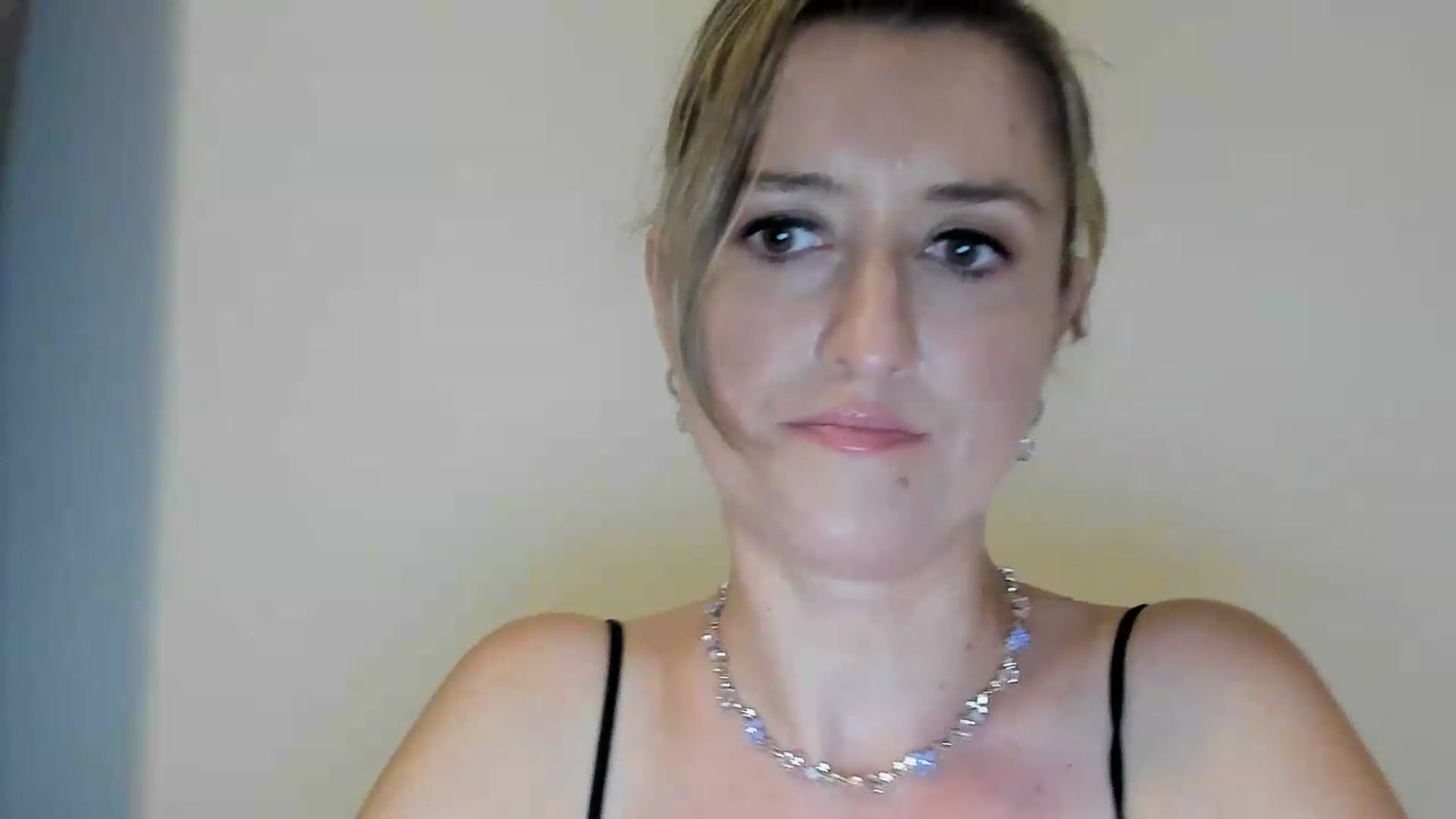 Gallery image thumbnail from BestDream's myfreecams stream on, 09/05/2026, 21:55 image 2 of 20
