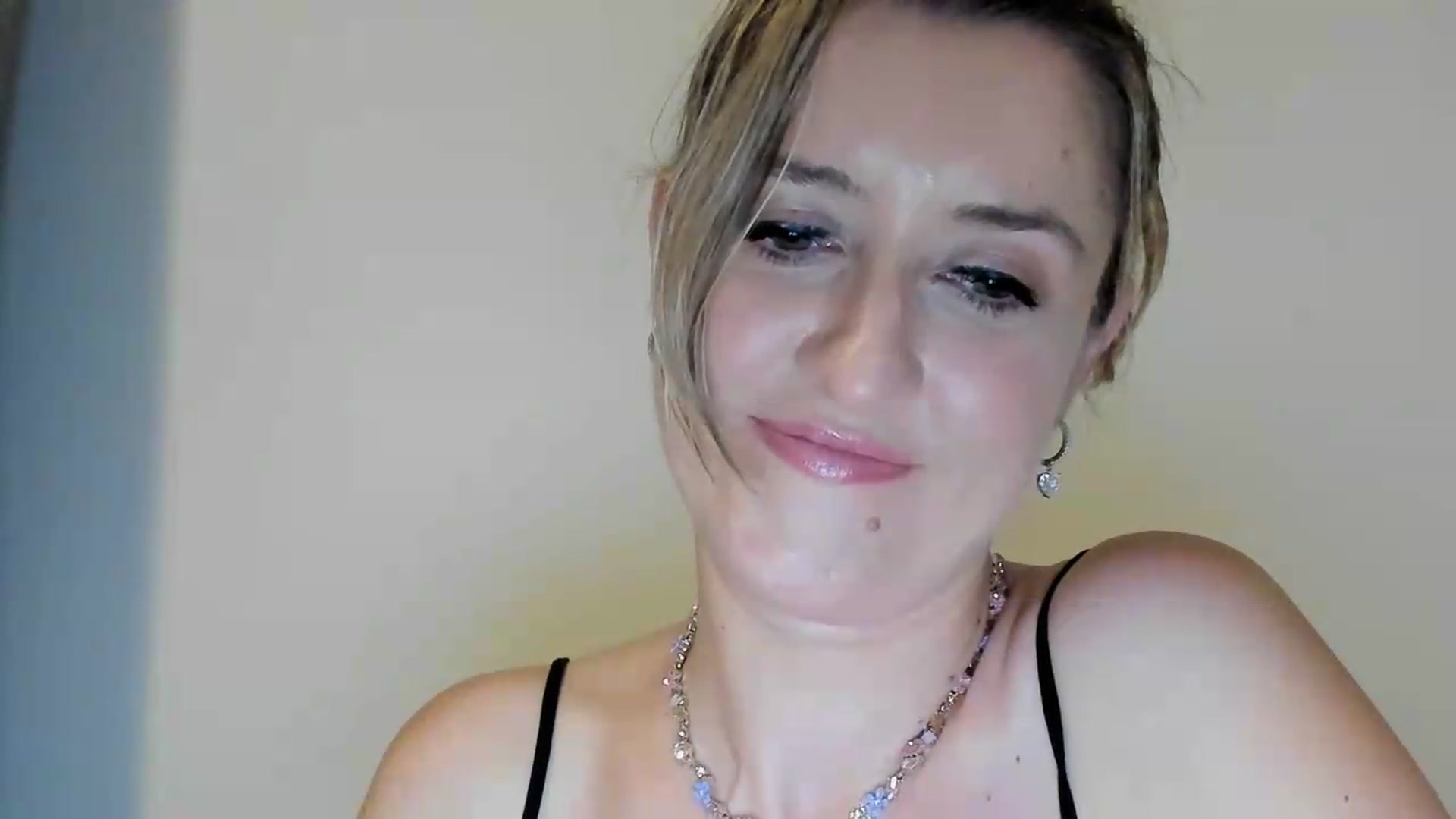 Gallery image thumbnail from BestDream's myfreecams stream on, 09/05/2026, 21:55 image 20 of 20