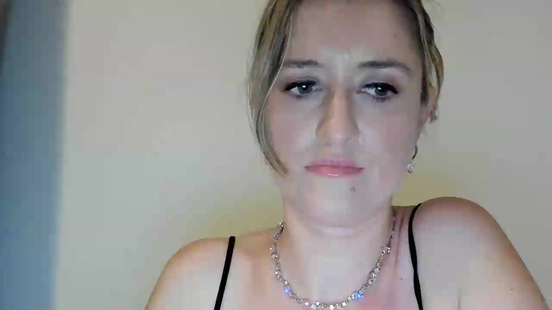 Gallery image thumbnail from BestDream's myfreecams stream on, 09/05/2026, 21:55 image 1 of 20