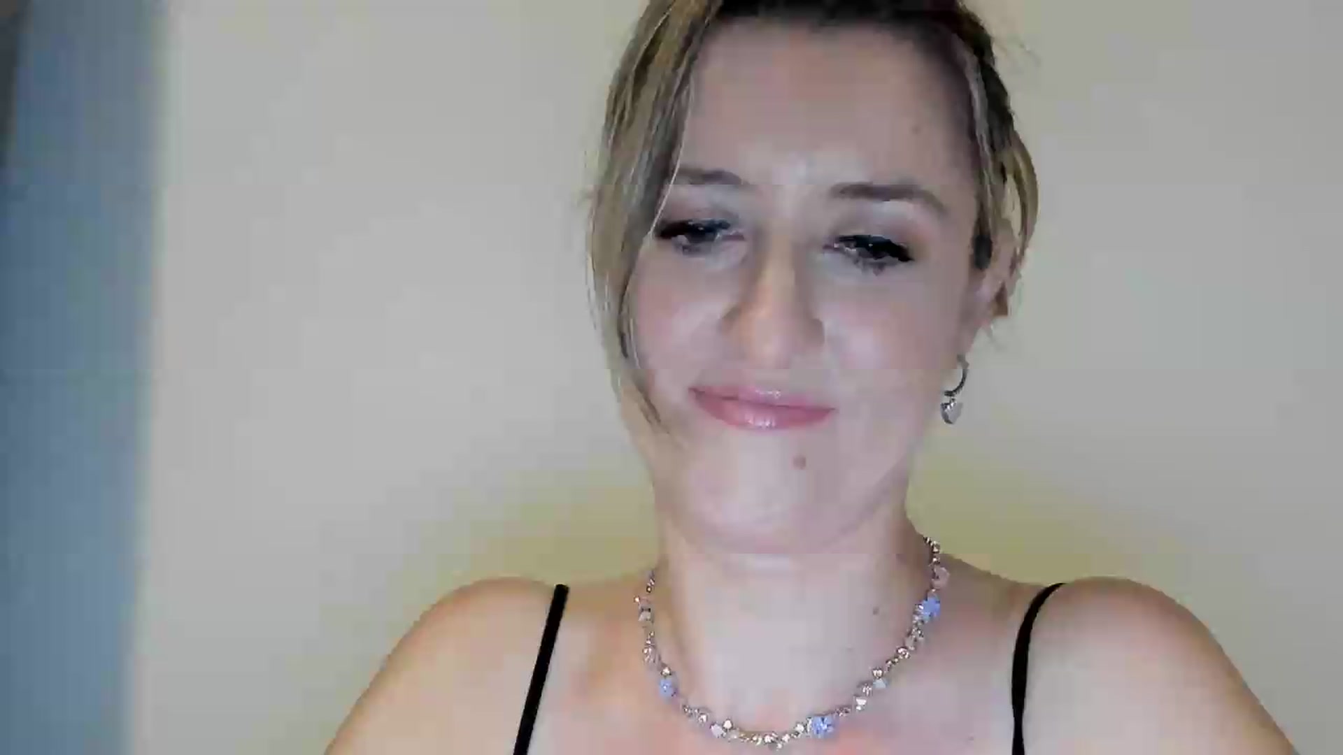 Gallery image thumbnail from BestDream's myfreecams stream on, 09/05/2026, 21:55 image 19 of 20