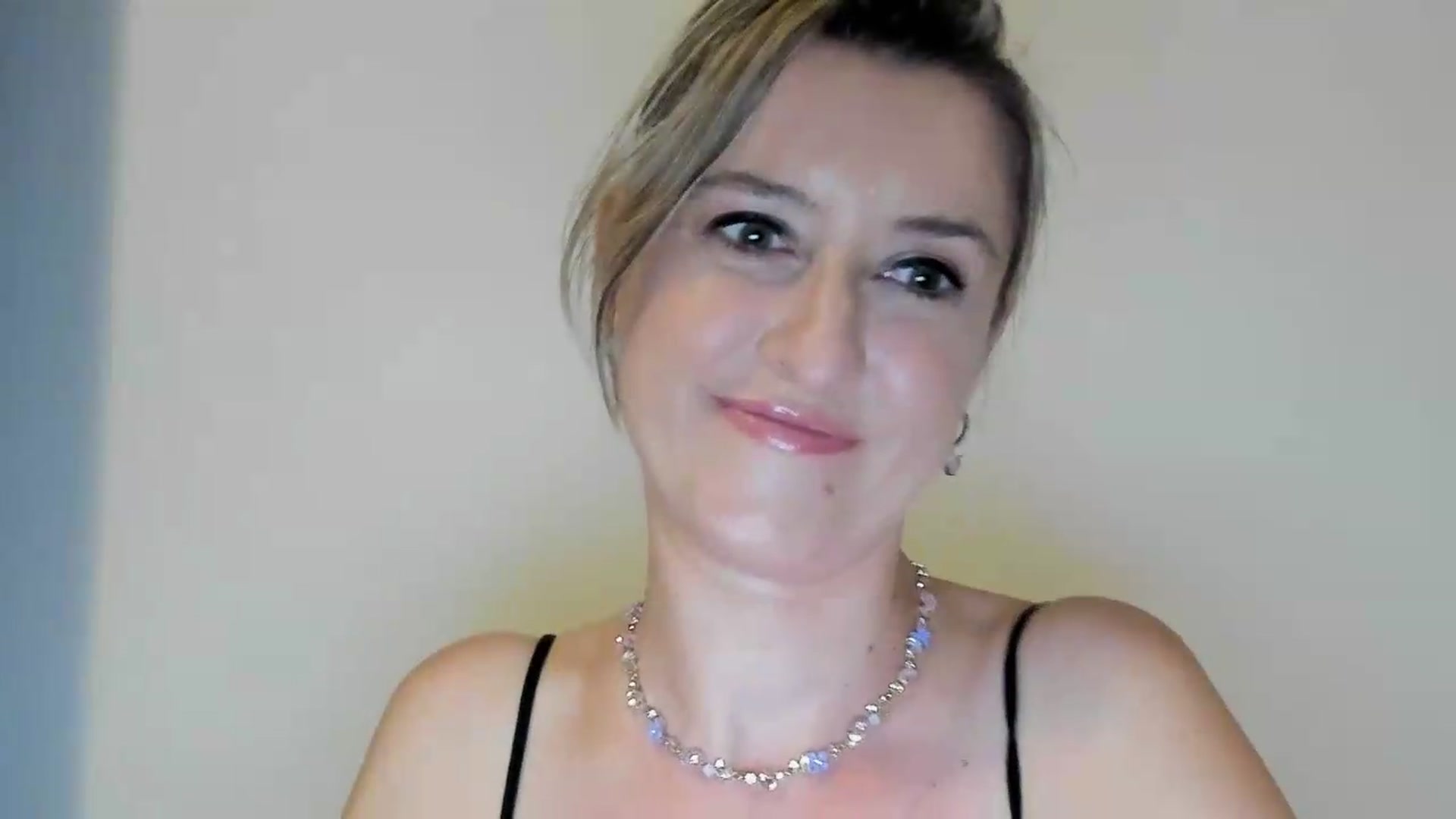 Gallery image thumbnail from BestDream's myfreecams stream on, 09/05/2026, 22:31 image 7 of 20