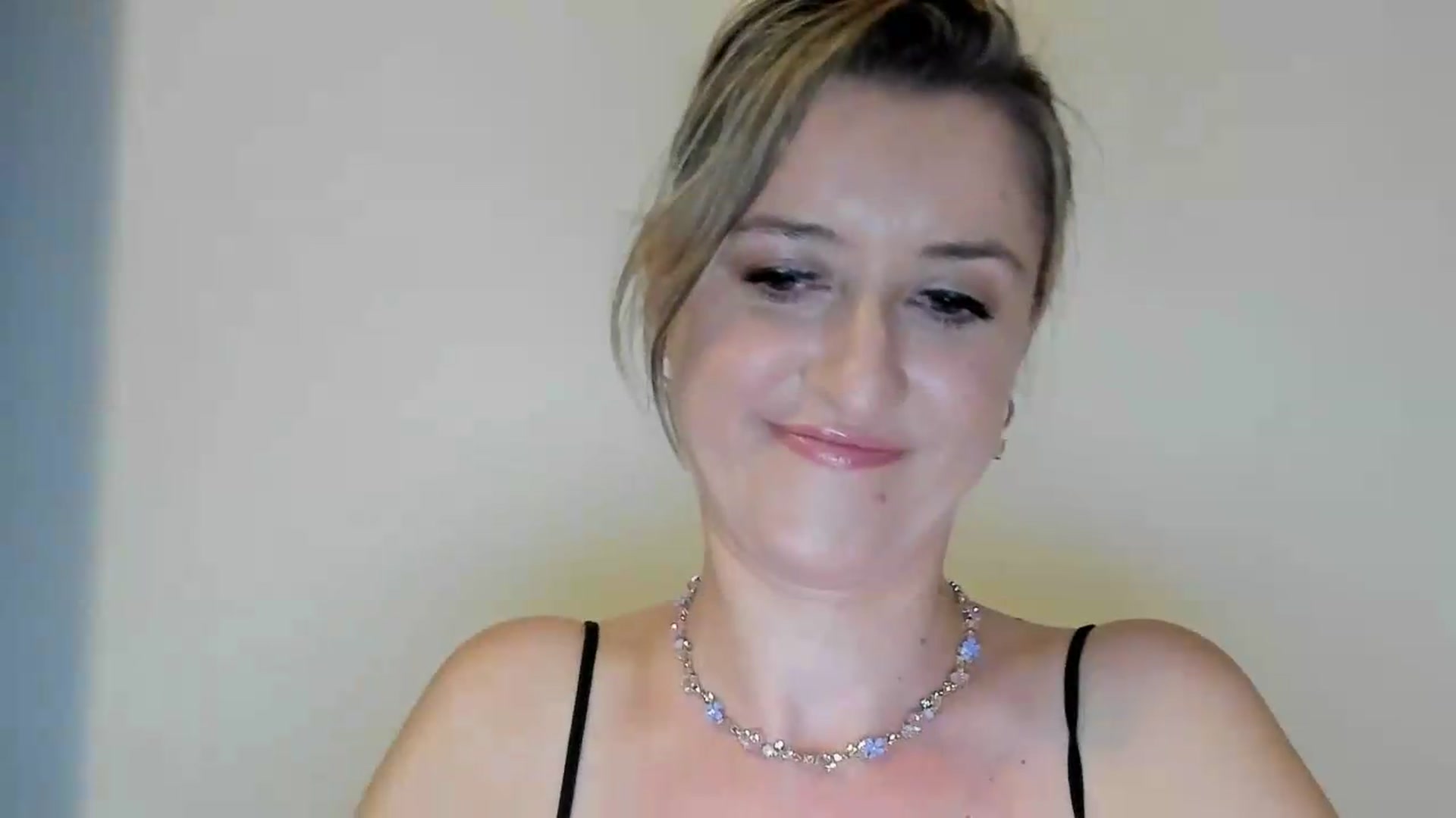 Gallery image thumbnail from BestDream's myfreecams stream on, 09/05/2026, 22:31 image 12 of 20