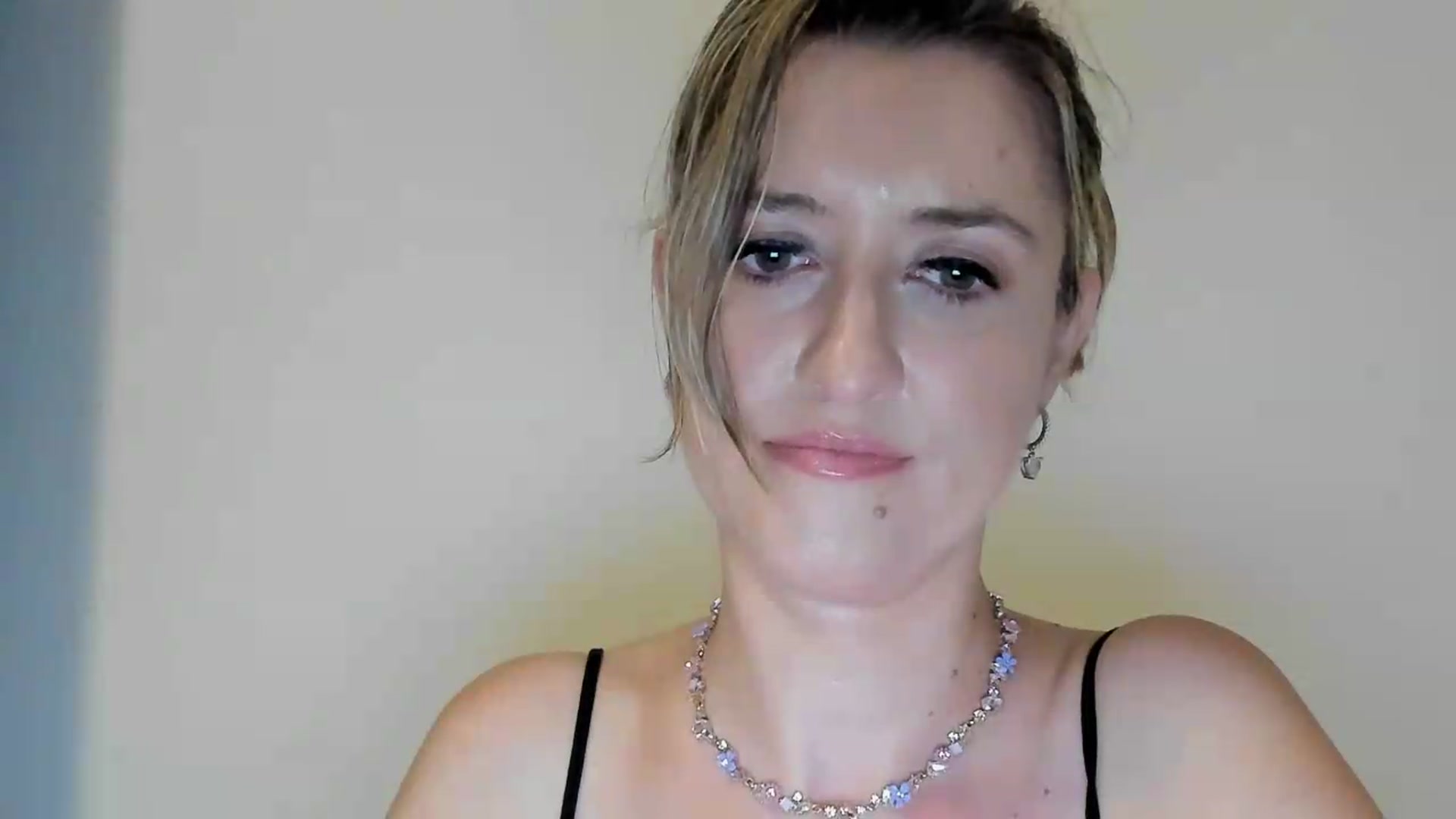 Gallery image thumbnail from BestDream's myfreecams stream on, 09/05/2026, 22:31 image 3 of 20