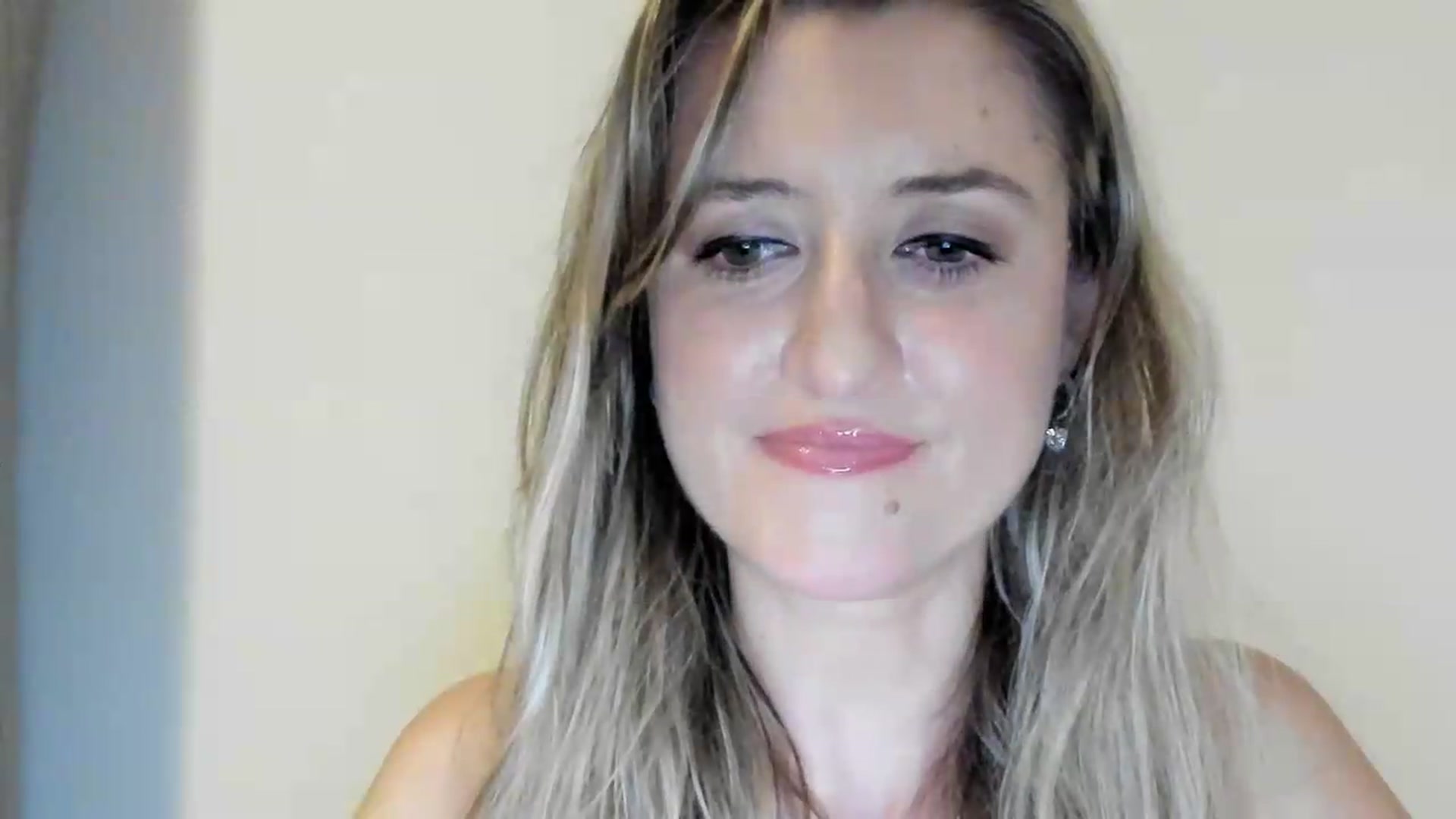 Gallery image thumbnail from BestDream's myfreecams stream on, 09/06/2026, 22:07 image 4 of 20
