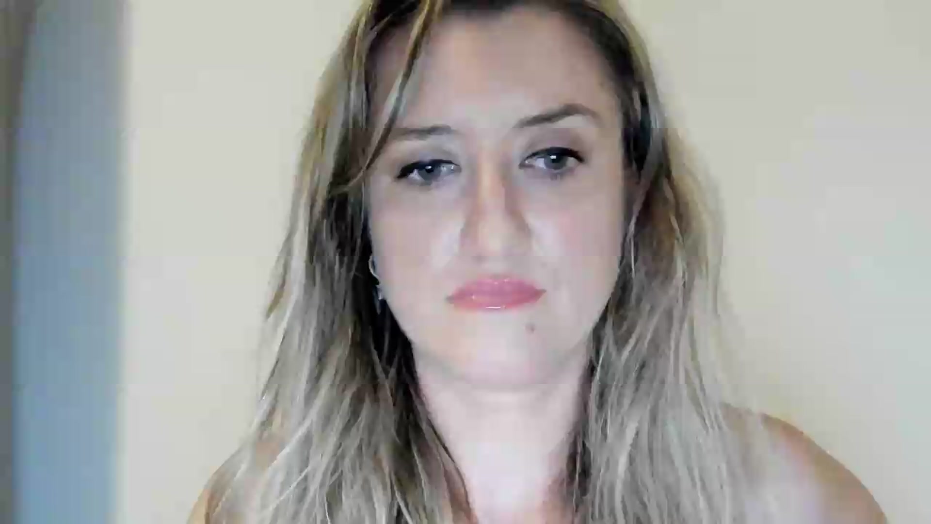 Gallery image thumbnail from BestDream's myfreecams stream on, 09/06/2026, 22:07 image 1 of 20