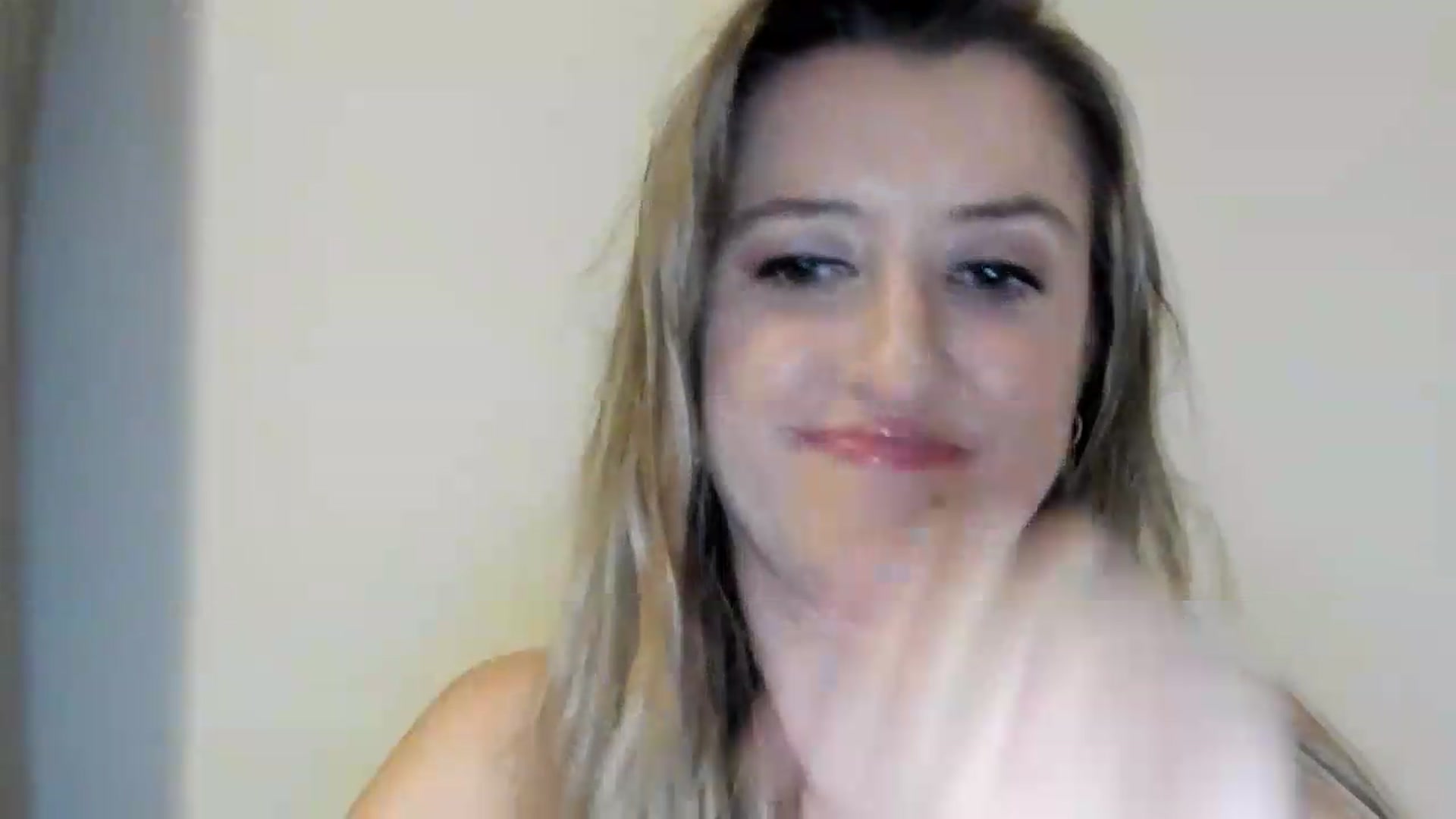 Gallery image thumbnail from BestDream's myfreecams stream on, 09/06/2026, 22:07 image 7 of 20