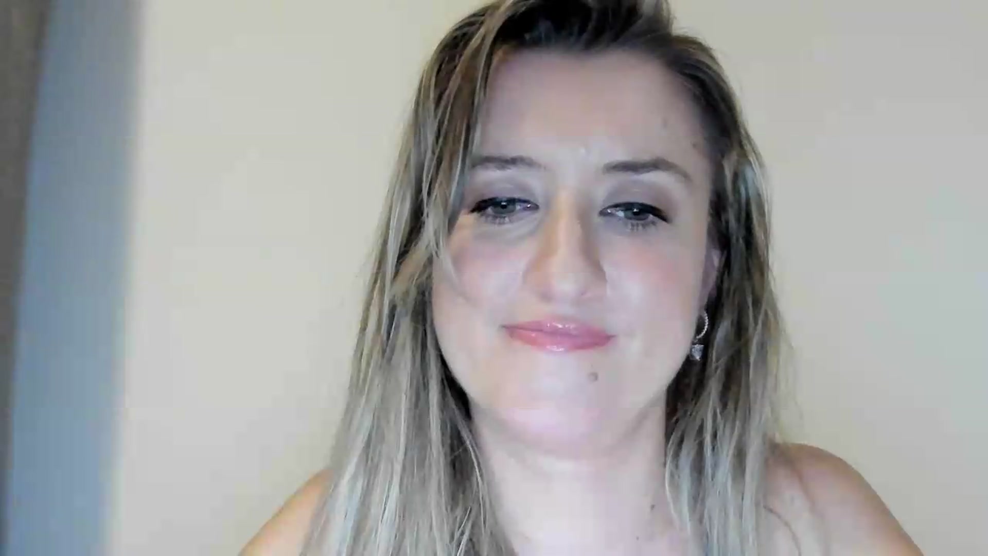 Gallery image thumbnail from BestDream's myfreecams stream on, 09/07/2026, 24:34 image 14 of 20