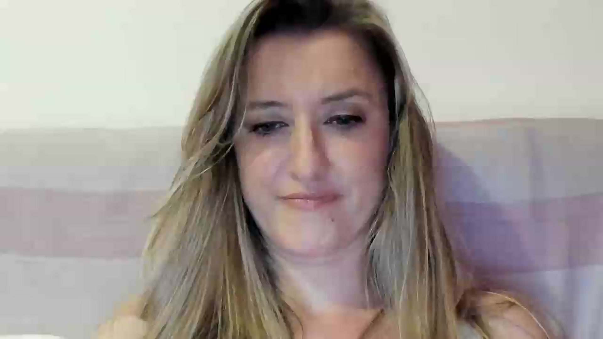 Gallery image thumbnail from BestDream's myfreecams stream on, 09/10/2026, 23:40 image 16 of 20