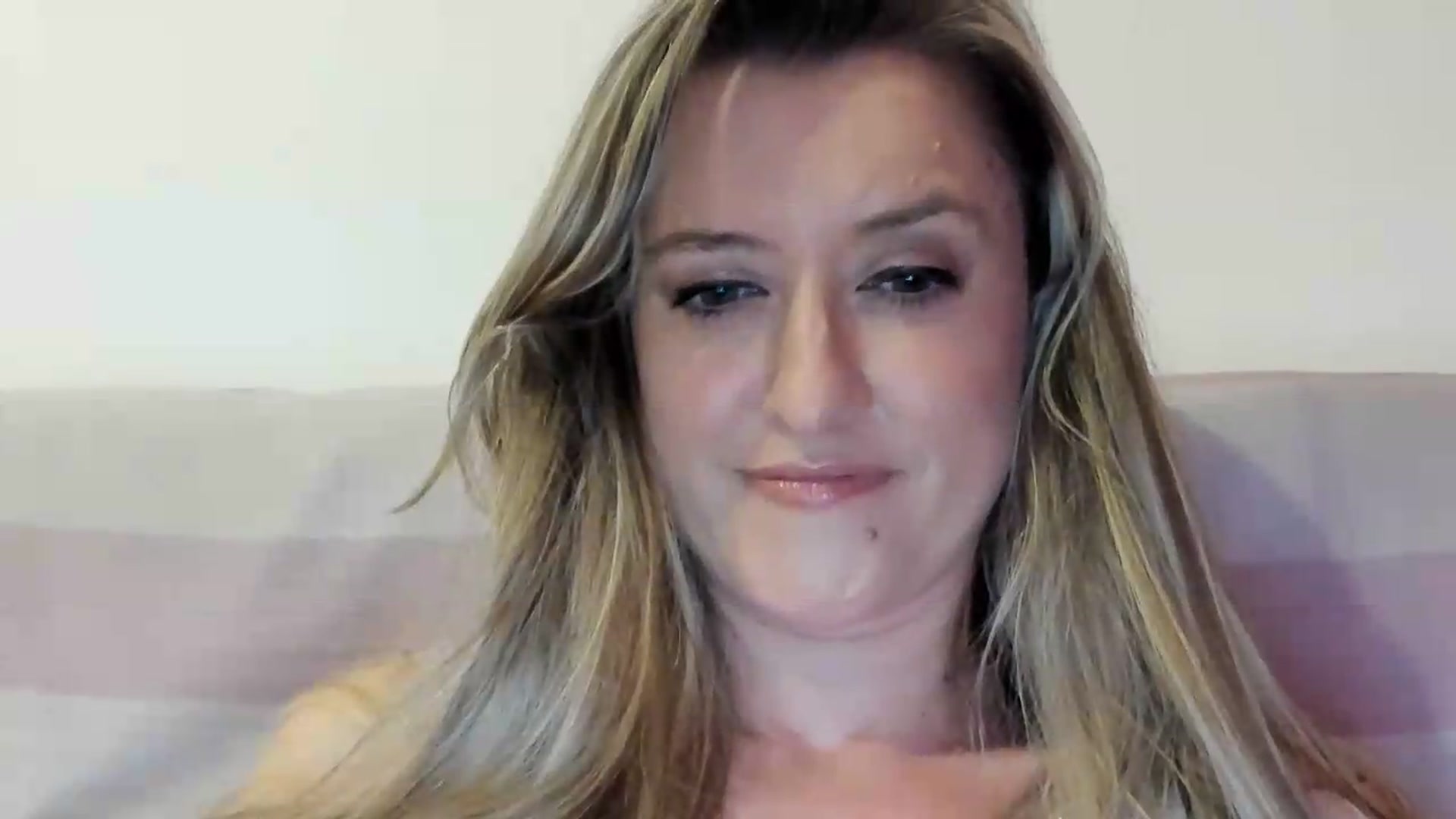 Gallery image thumbnail from BestDream's myfreecams stream on, 09/10/2026, 23:40 image 19 of 20