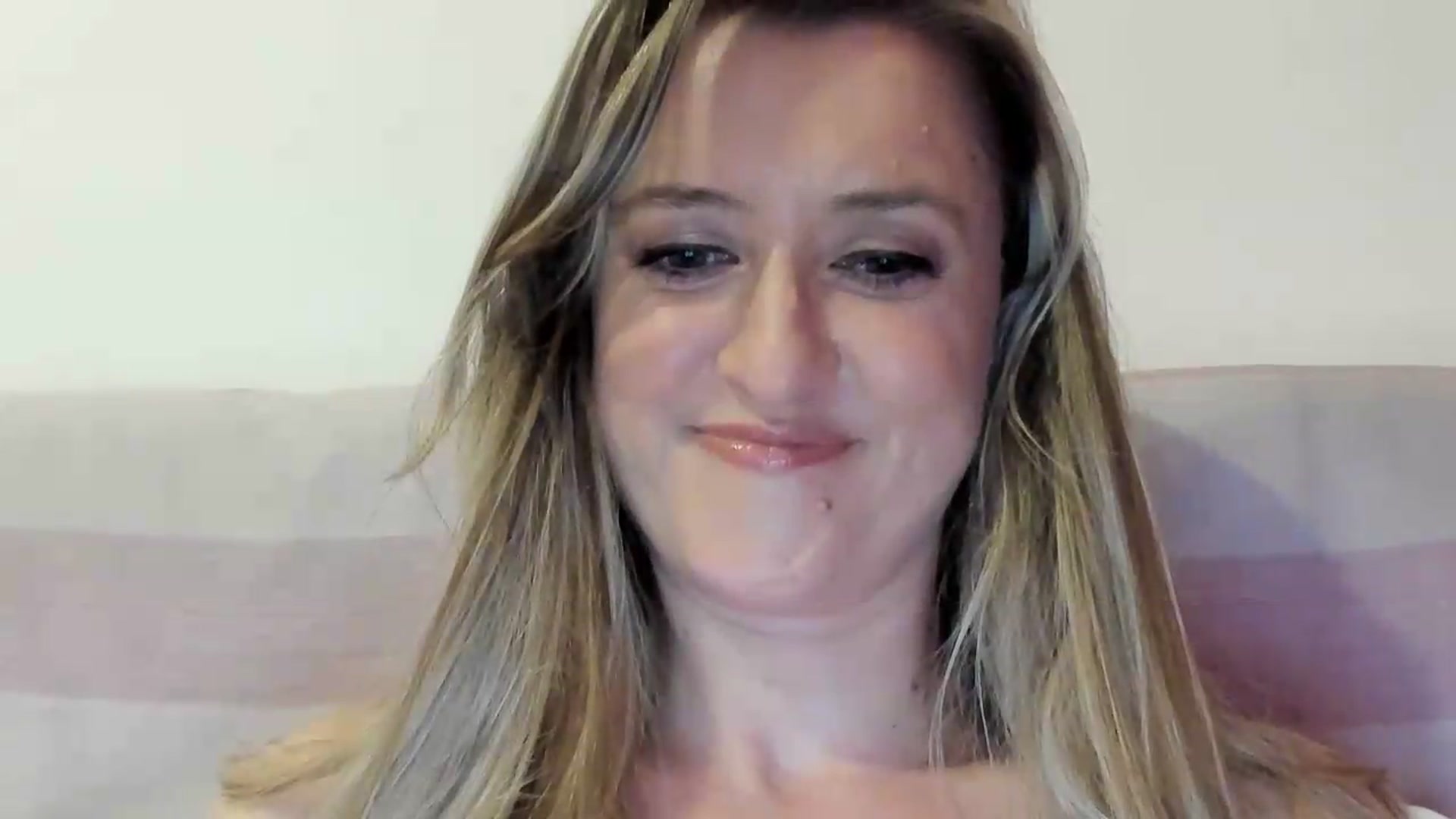 Gallery image thumbnail from BestDream's myfreecams stream on, 09/10/2026, 23:40 image 20 of 20