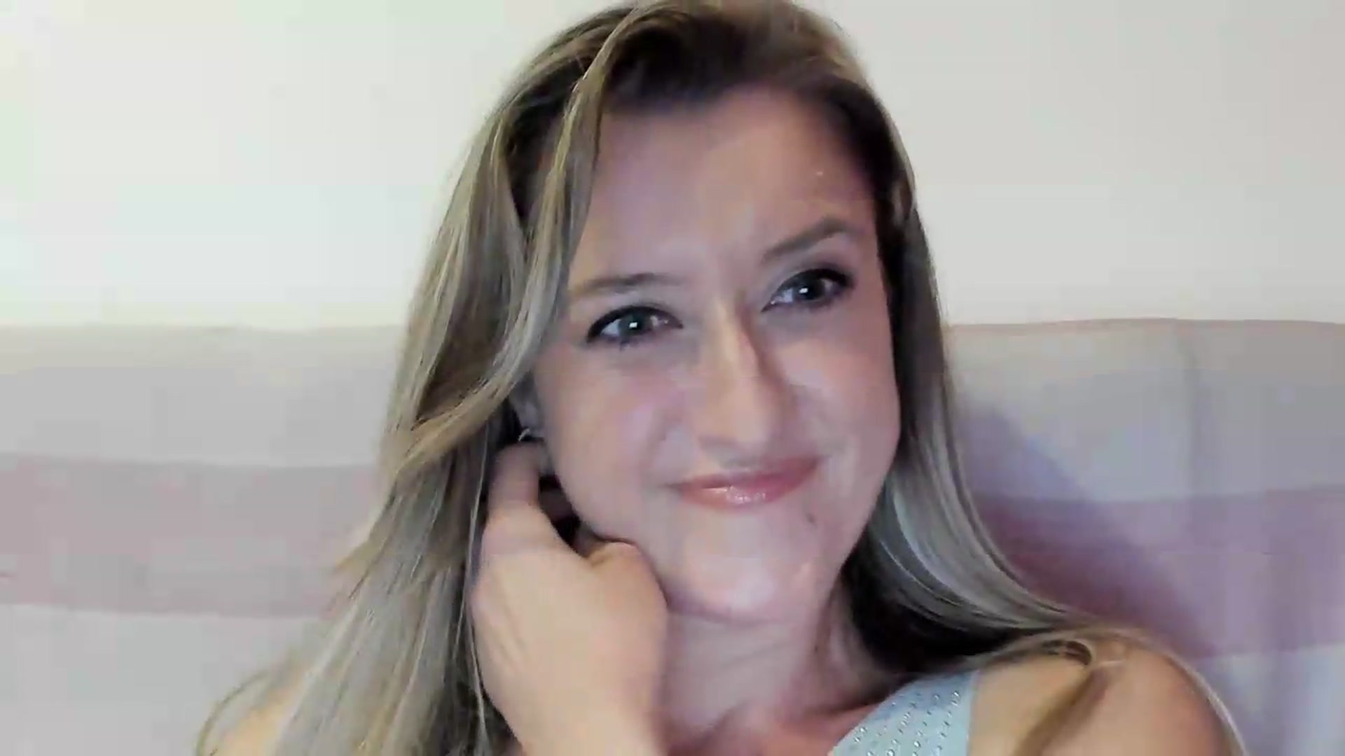 Gallery image thumbnail from BestDream's myfreecams stream on, 09/10/2026, 23:40 image 2 of 20