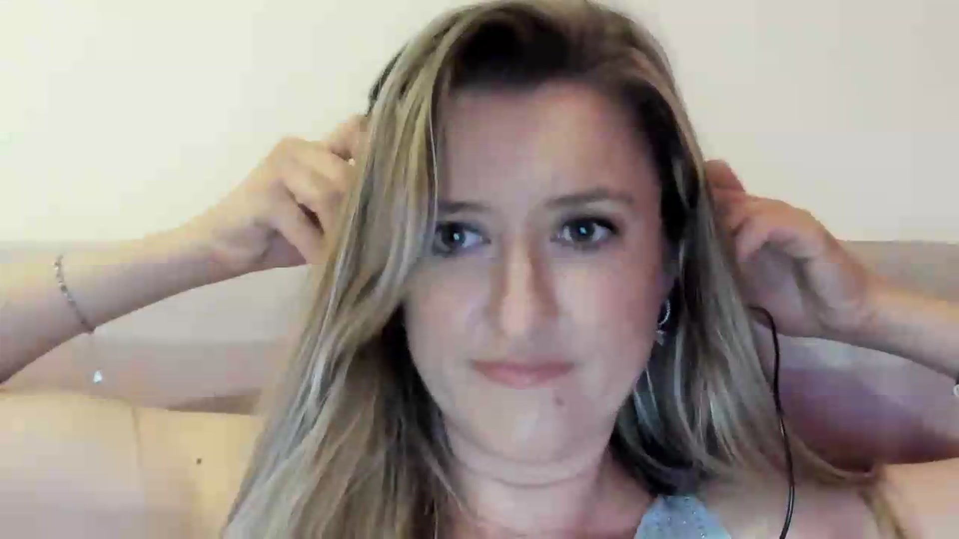 Gallery image thumbnail from BestDream's myfreecams stream on, 09/10/2026, 23:40 image 6 of 20