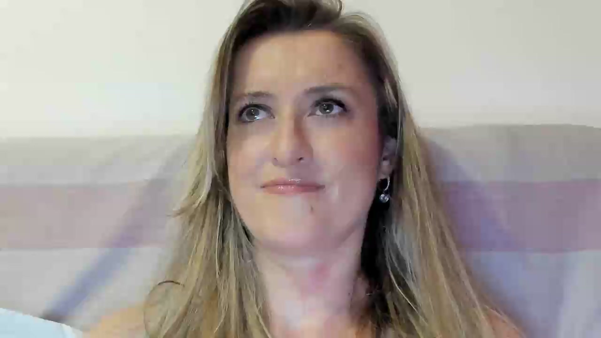 Gallery image thumbnail from BestDream's myfreecams stream on, 09/11/2026, 24:22 image 17 of 20