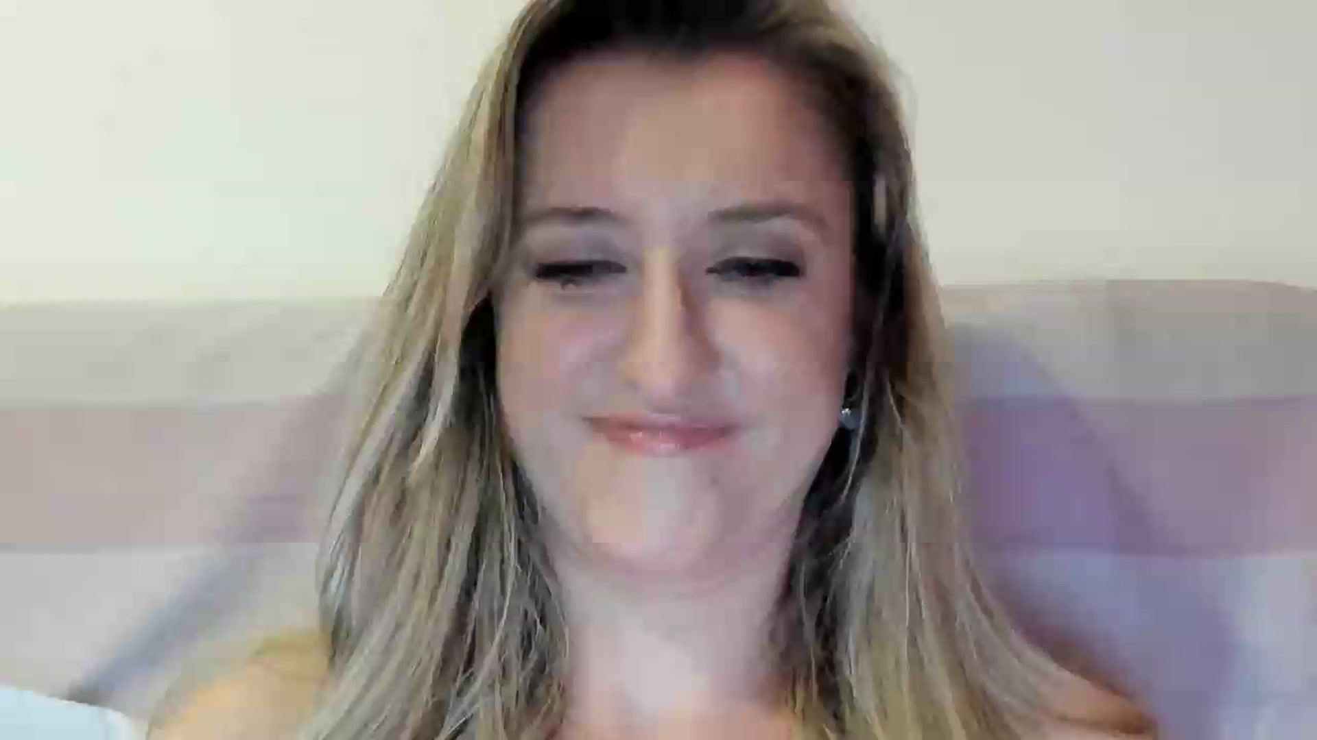 Gallery image thumbnail from BestDream's myfreecams stream on, 09/11/2026, 24:22 image 1 of 20