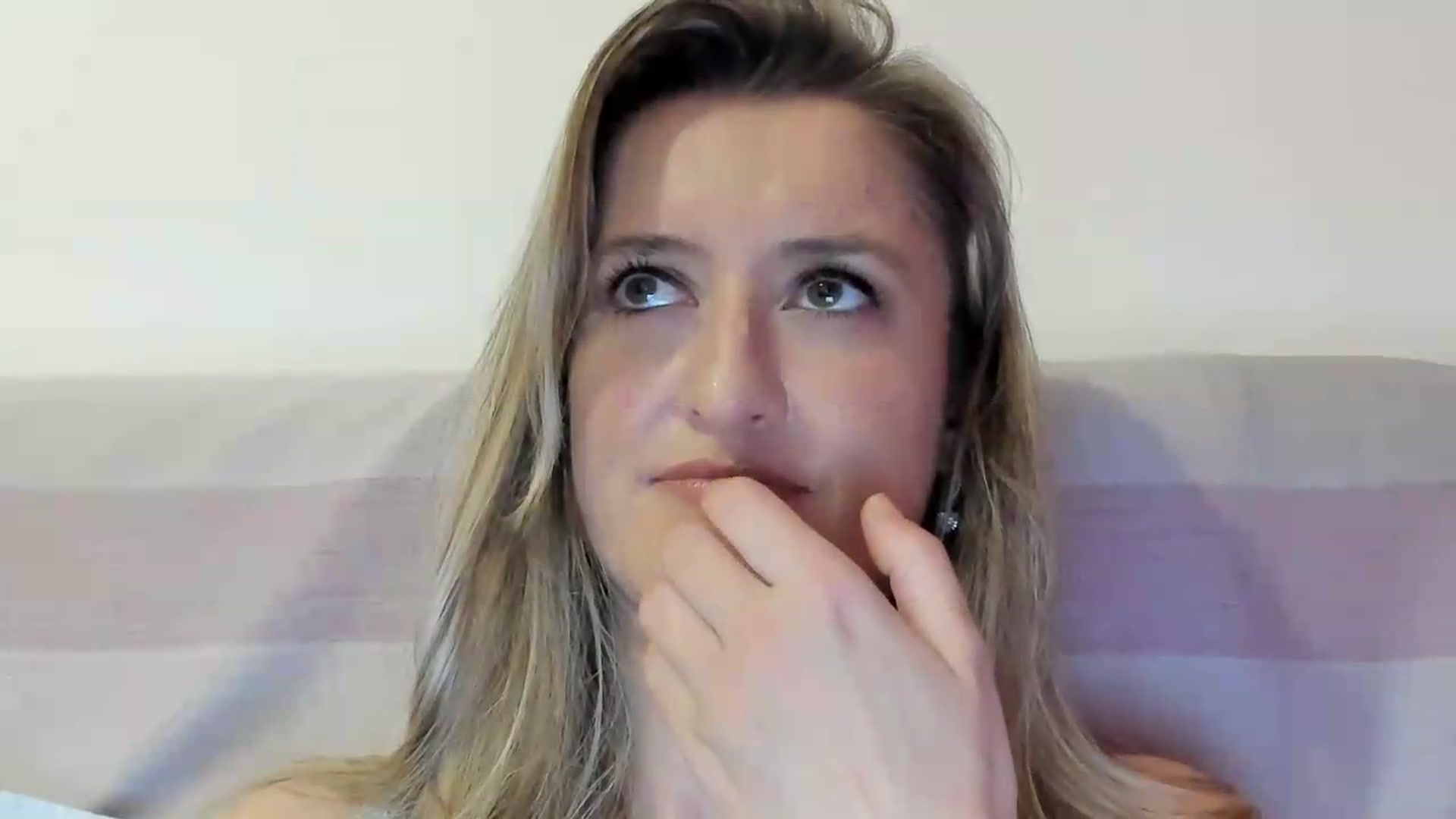 Gallery image thumbnail from BestDream's myfreecams stream on, 09/11/2026, 24:22 image 2 of 20