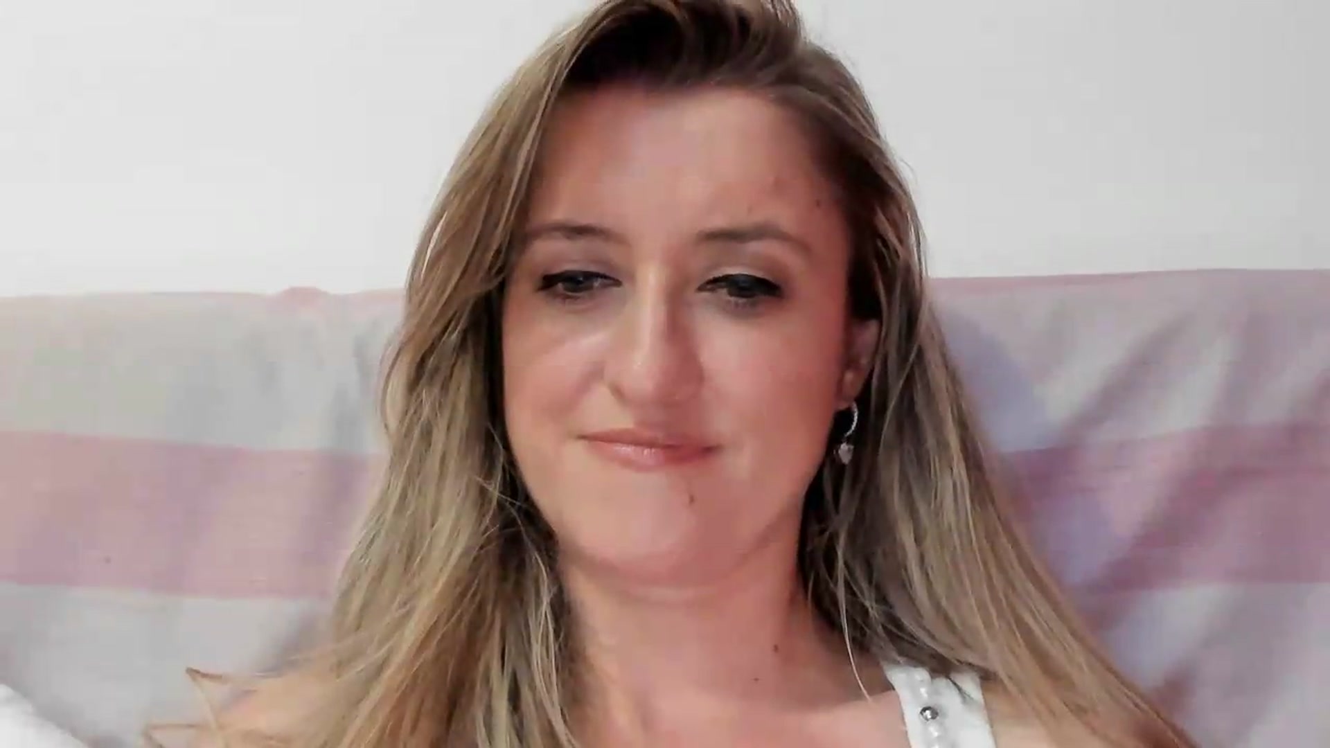 Gallery image thumbnail from BestDream's myfreecams stream on, 09/11/2026, 23:27 image 18 of 20