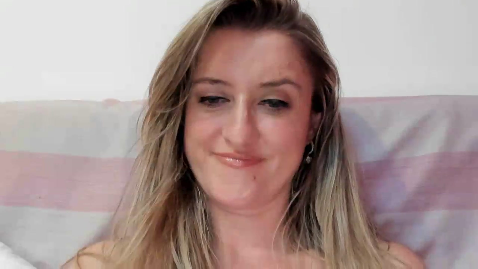 Gallery image thumbnail from BestDream's myfreecams stream on, 09/11/2026, 23:27 image 10 of 20