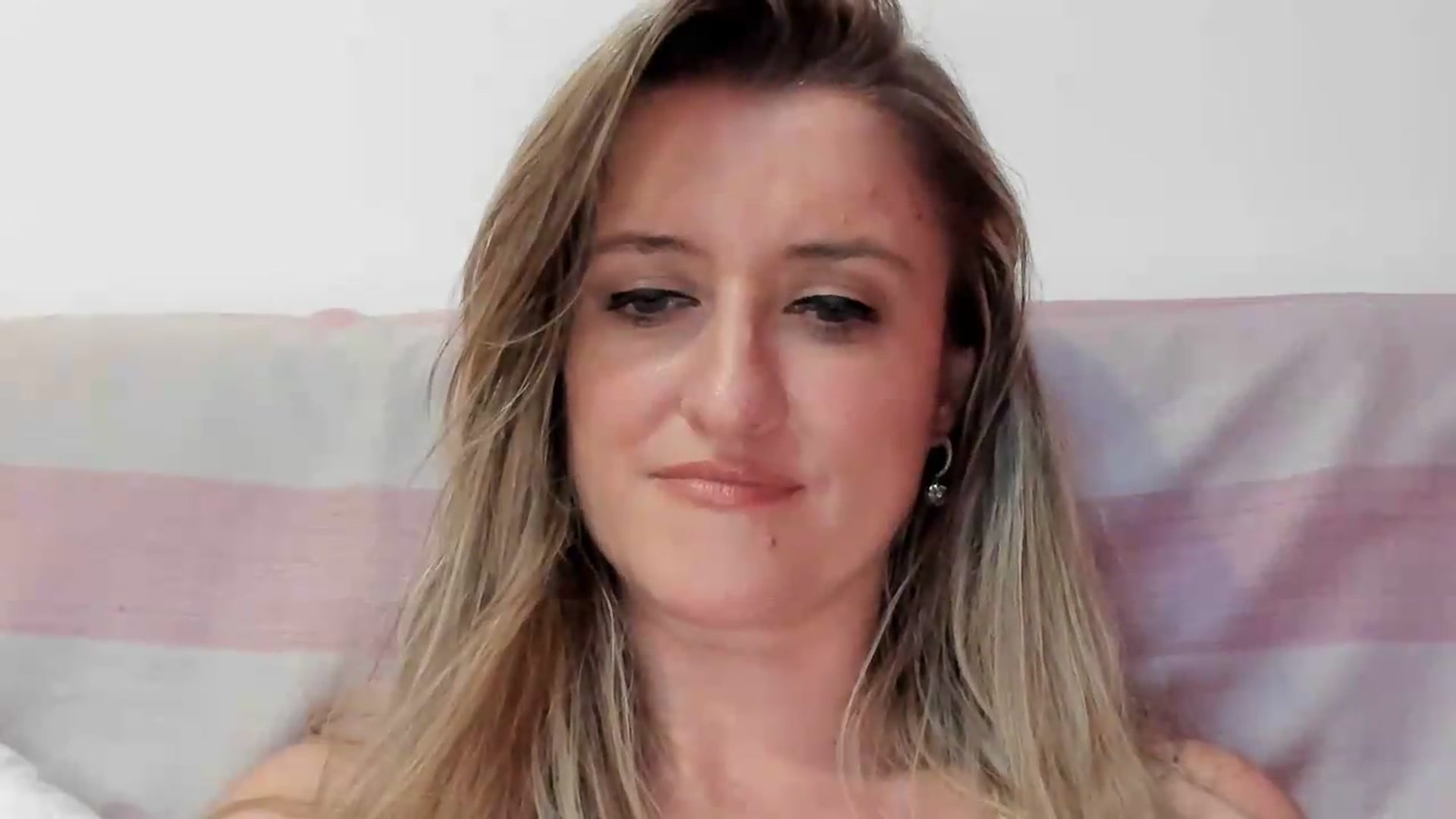 Gallery image thumbnail from BestDream's myfreecams stream on, 09/11/2026, 23:27 image 12 of 20
