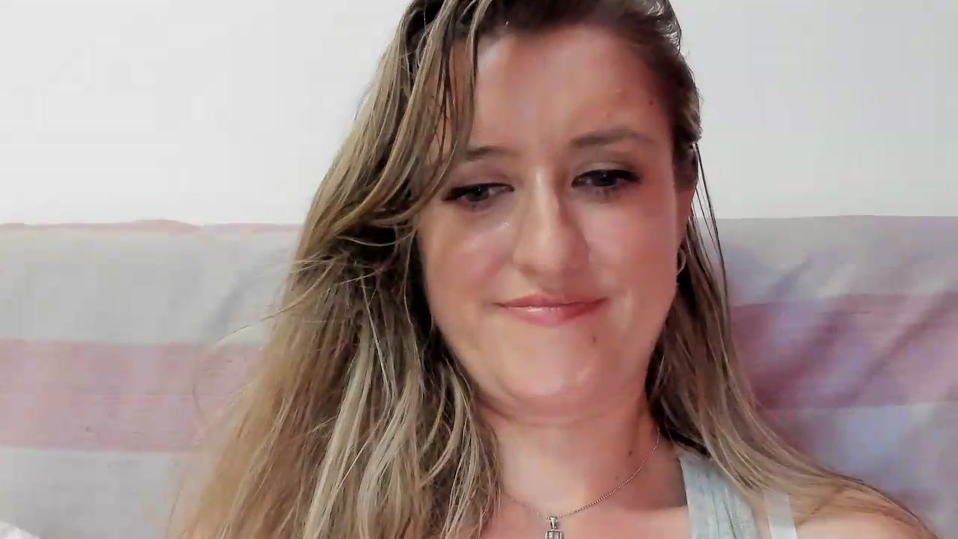 Gallery image thumbnail from BestDream's myfreecams stream on, 09/12/2026, 22:42 image 4 of 20
