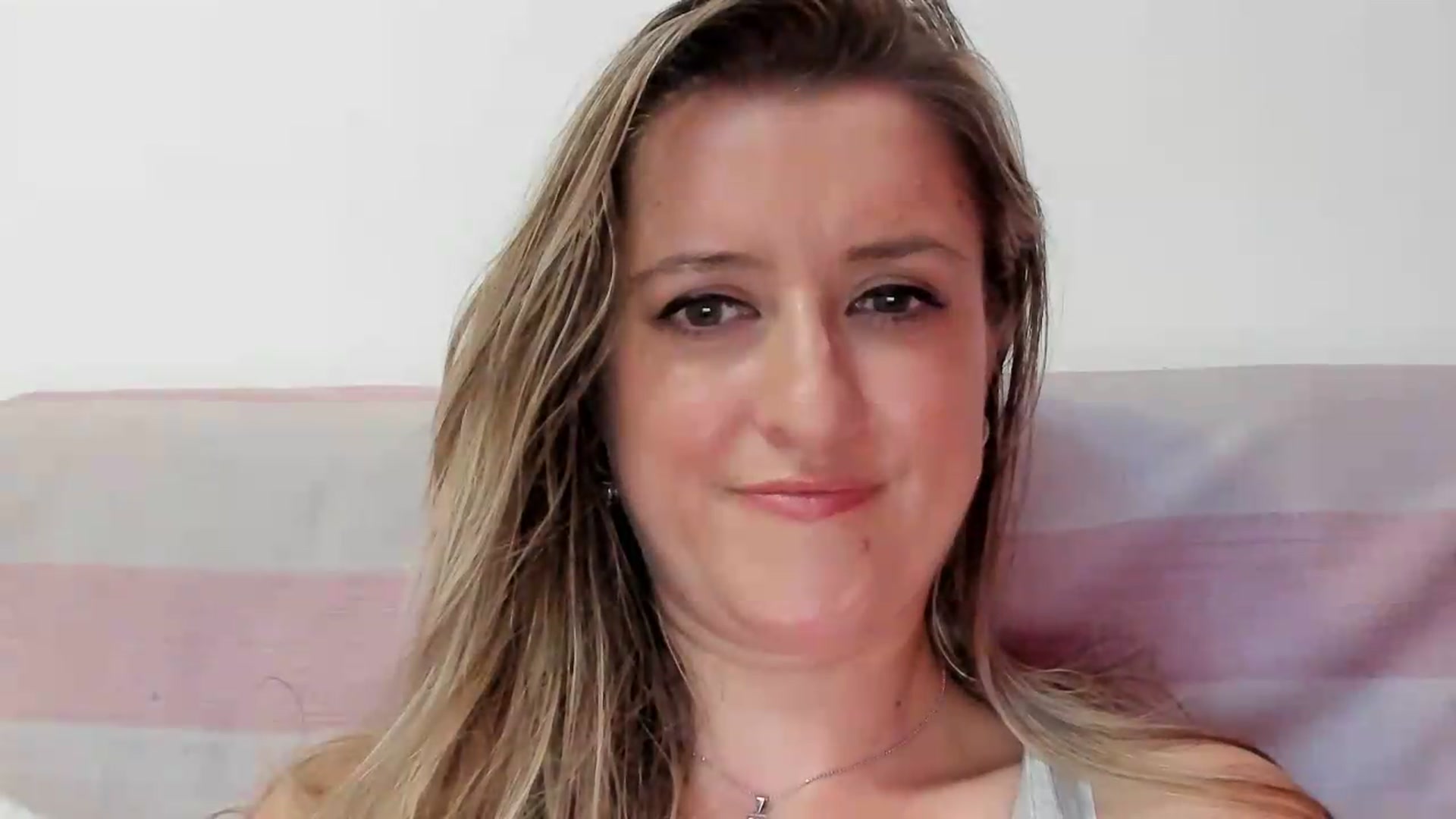 Gallery image thumbnail from BestDream's myfreecams stream on, 09/12/2026, 23:57 image 15 of 20