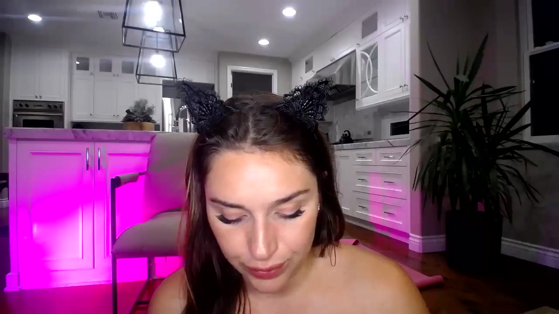 Gallery image thumbnail from BestFriends's myfreecams stream on, 04/04/2026, 12:58 image 17 of 20