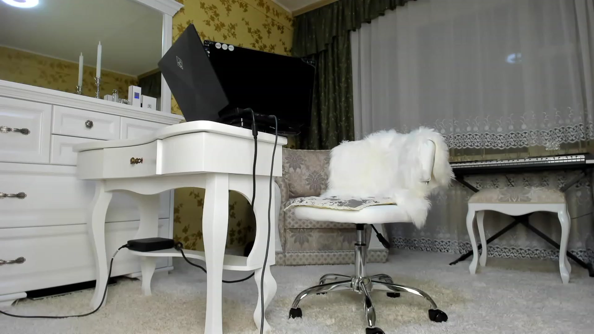 Gallery image thumbnail from BestLuvTrap's myfreecams stream on, 11/26/2022, 17:02 image 15 of 20