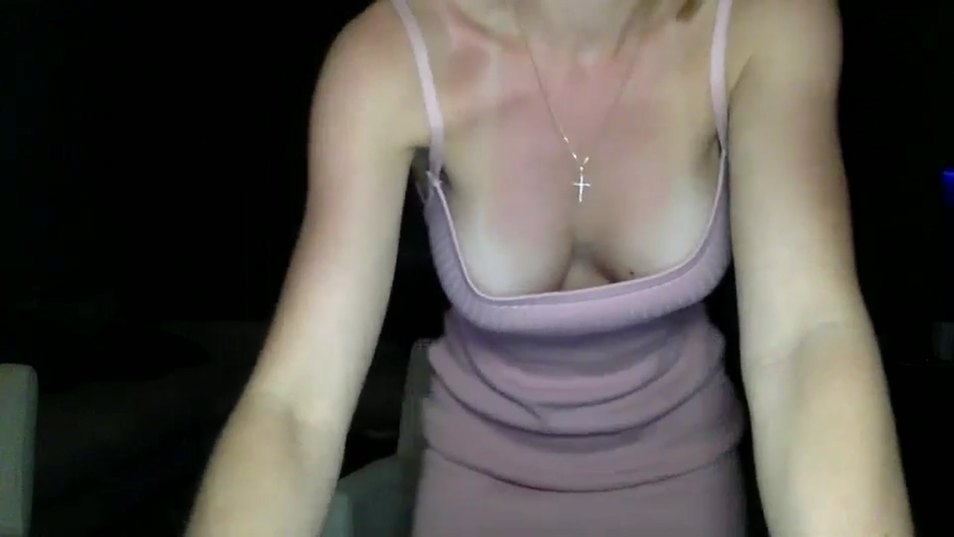 Gallery image thumbnail from Bestannforu's myfreecams stream on, 01/28/2025, 18:51 image 13 of 20