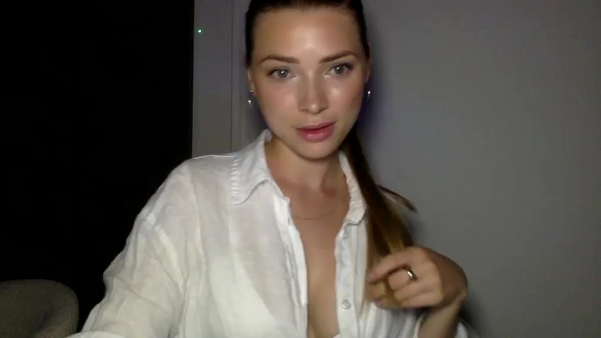 Gallery image thumbnail from Bestannforu's myfreecams stream on, 02/01/2025, 15:20 image 18 of 20