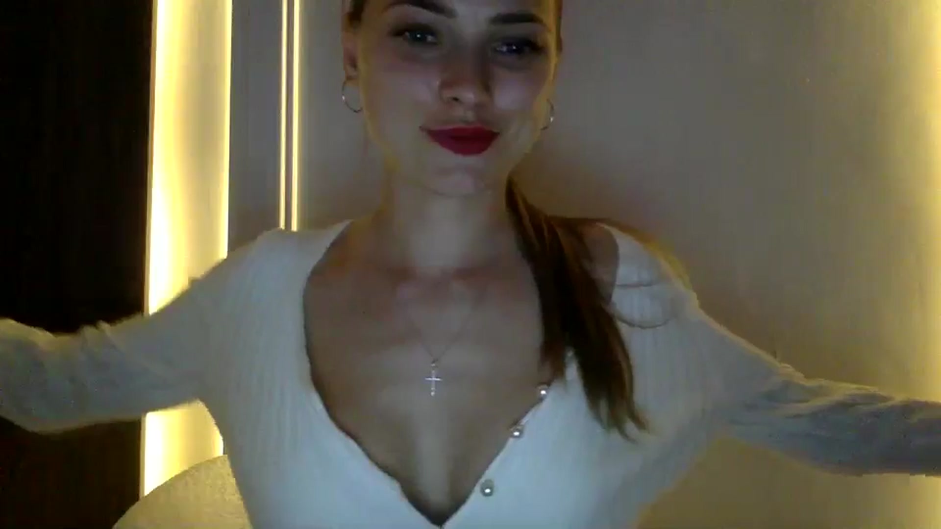 Gallery image thumbnail from Bestannforu's myfreecams stream on, 02/02/2025, 16:31 image 8 of 20