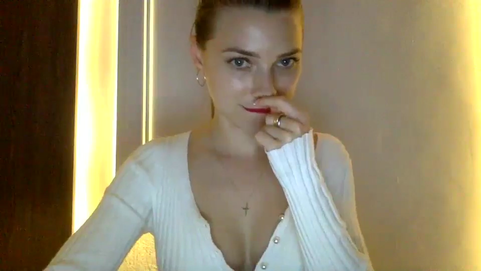 Gallery image thumbnail from Bestannforu's myfreecams stream on, 02/02/2025, 16:31 image 6 of 20