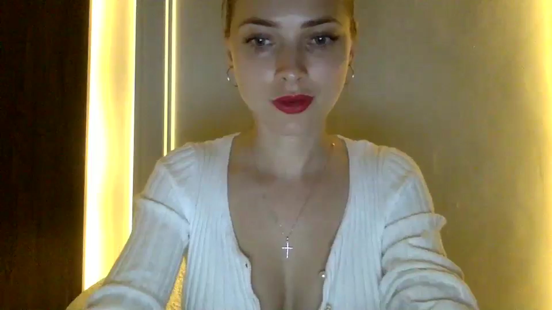 Gallery image thumbnail from Bestannforu's myfreecams stream on, 02/02/2025, 16:31 image 17 of 20