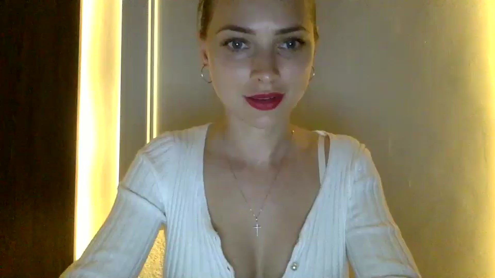Gallery image thumbnail from Bestannforu's myfreecams stream on, 02/02/2025, 16:31 image 16 of 20