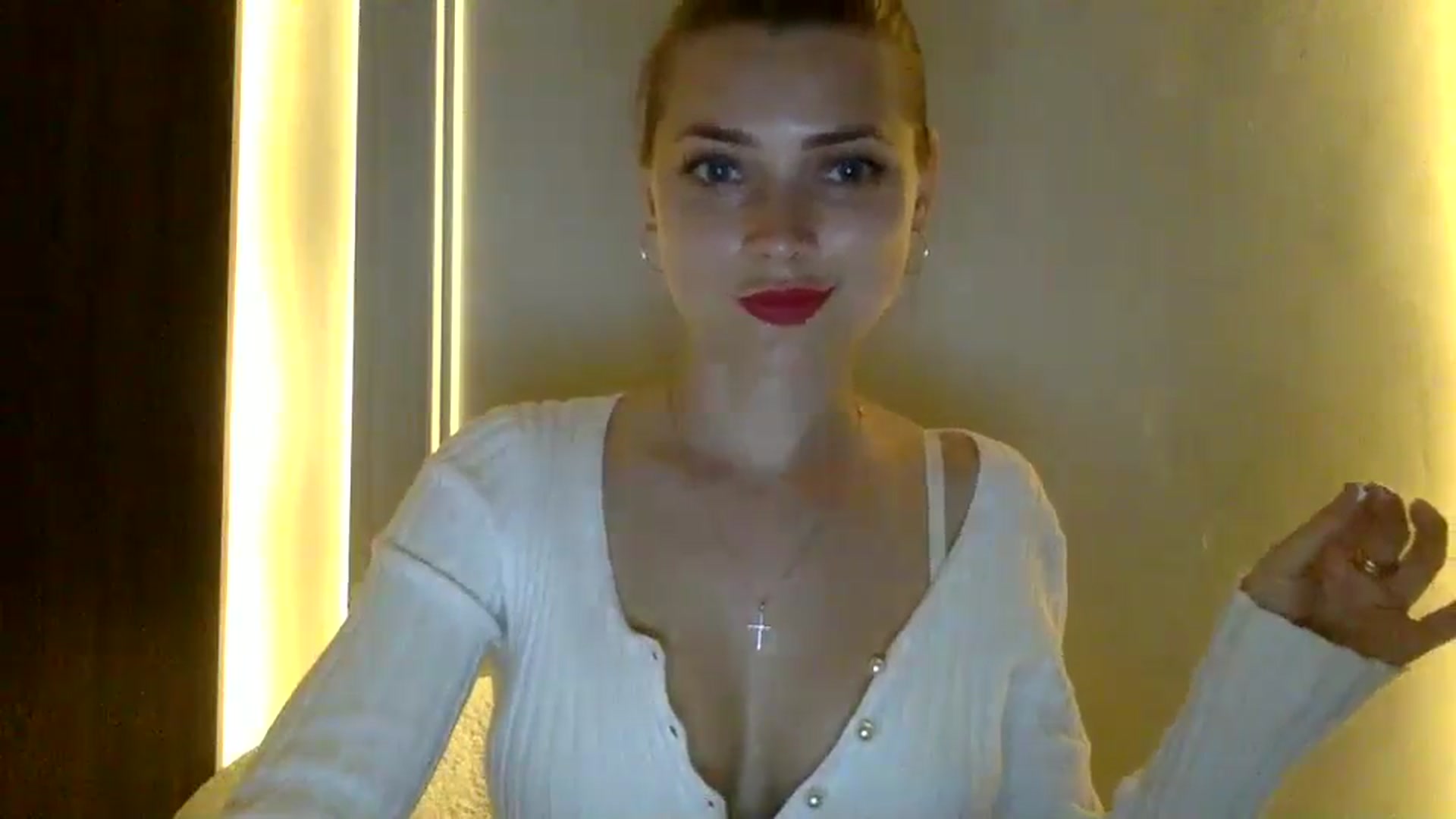 Gallery image thumbnail from Bestannforu's myfreecams stream on, 02/02/2025, 16:31 image 14 of 20