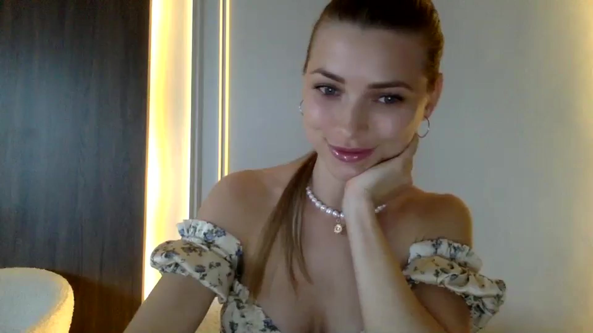 Gallery image thumbnail from Bestannforu's myfreecams stream on, 02/03/2025, 13:59 image 15 of 20