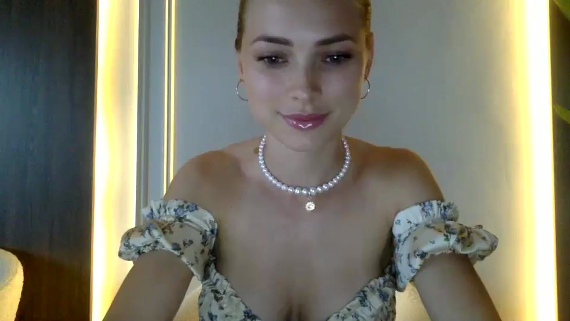 Gallery image thumbnail from Bestannforu's myfreecams stream on, 02/03/2025, 13:59 image 19 of 20