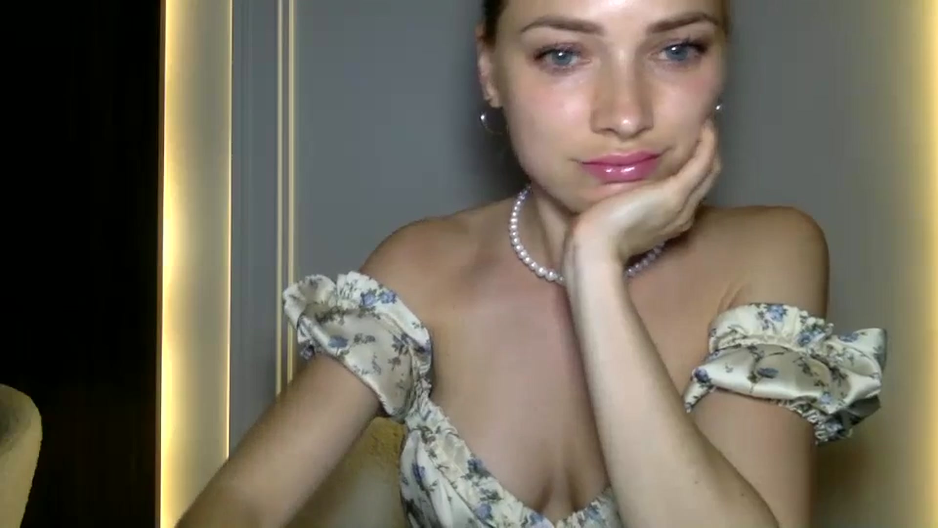 Gallery image thumbnail from Bestannforu's myfreecams stream on, 02/03/2025, 18:12 image 19 of 20