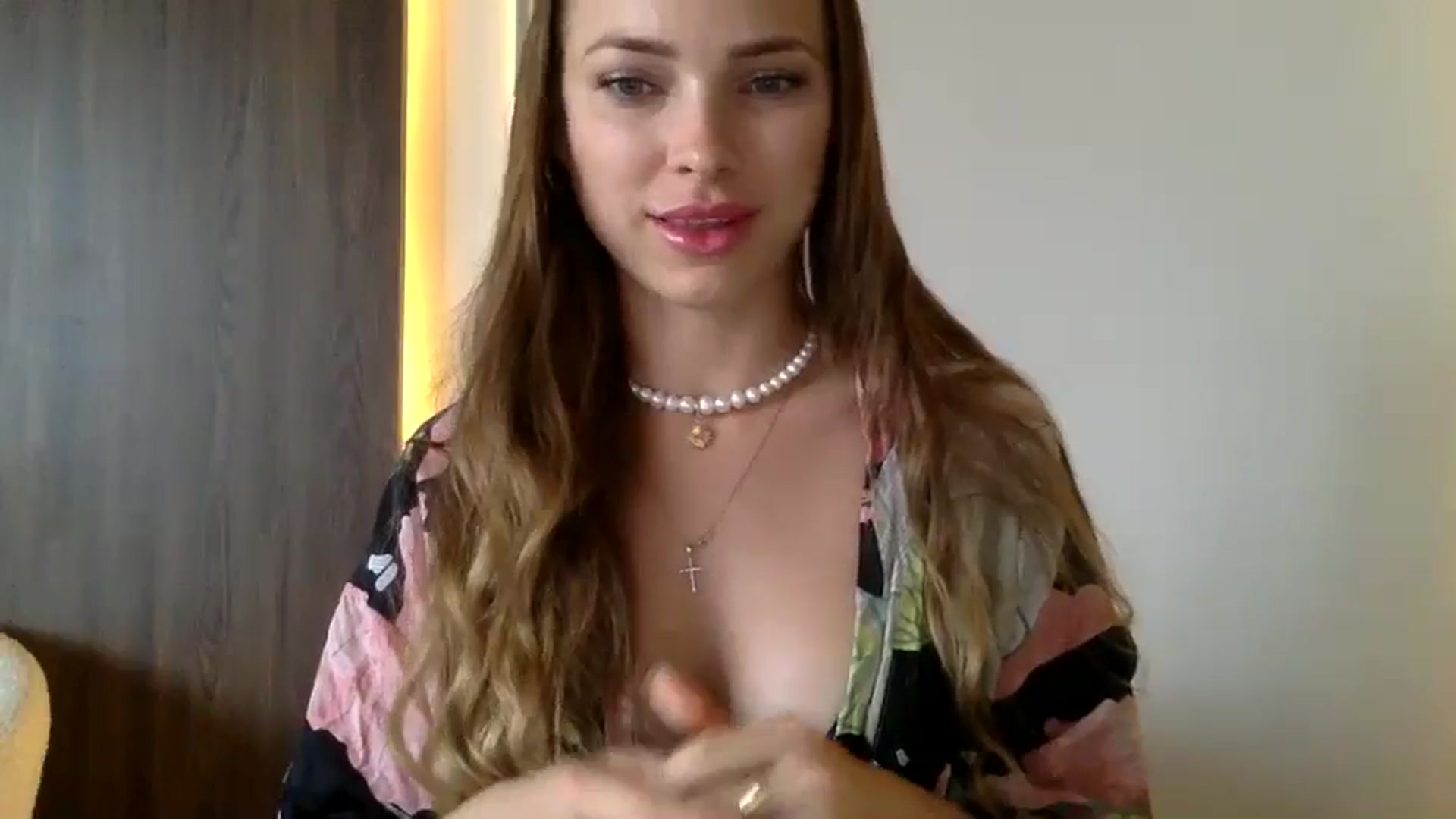Gallery image thumbnail from Bestannforu's myfreecams stream on, 02/08/2025, 13:36 image 11 of 20
