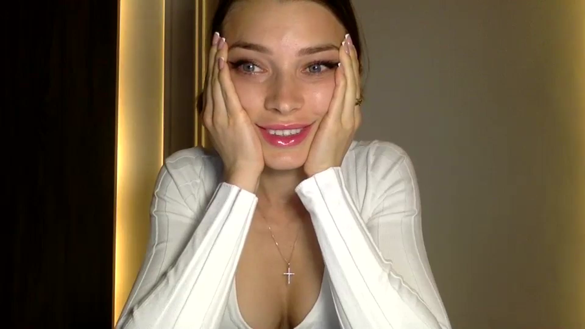 Gallery image thumbnail from Bestannforu's myfreecams stream on, 02/09/2025, 16:55 image 14 of 20